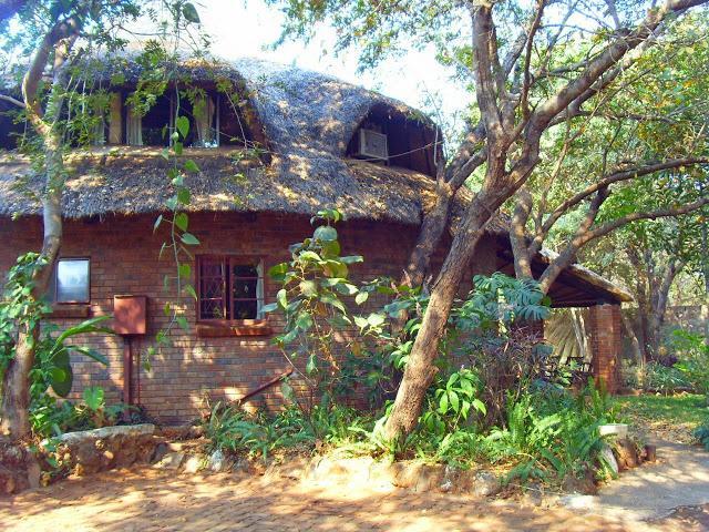 Mosi-Ua-Tunya Lodge Victoria Falls Exterior photo