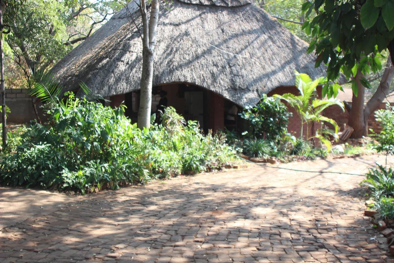 Mosi-Ua-Tunya Lodge Victoria Falls Exterior photo