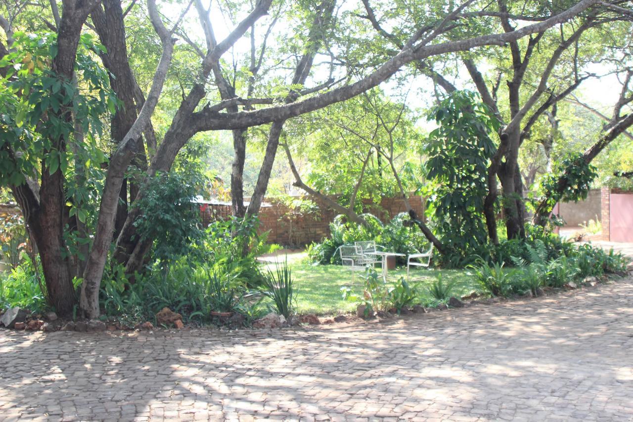 Mosi-Ua-Tunya Lodge Victoria Falls Exterior photo
